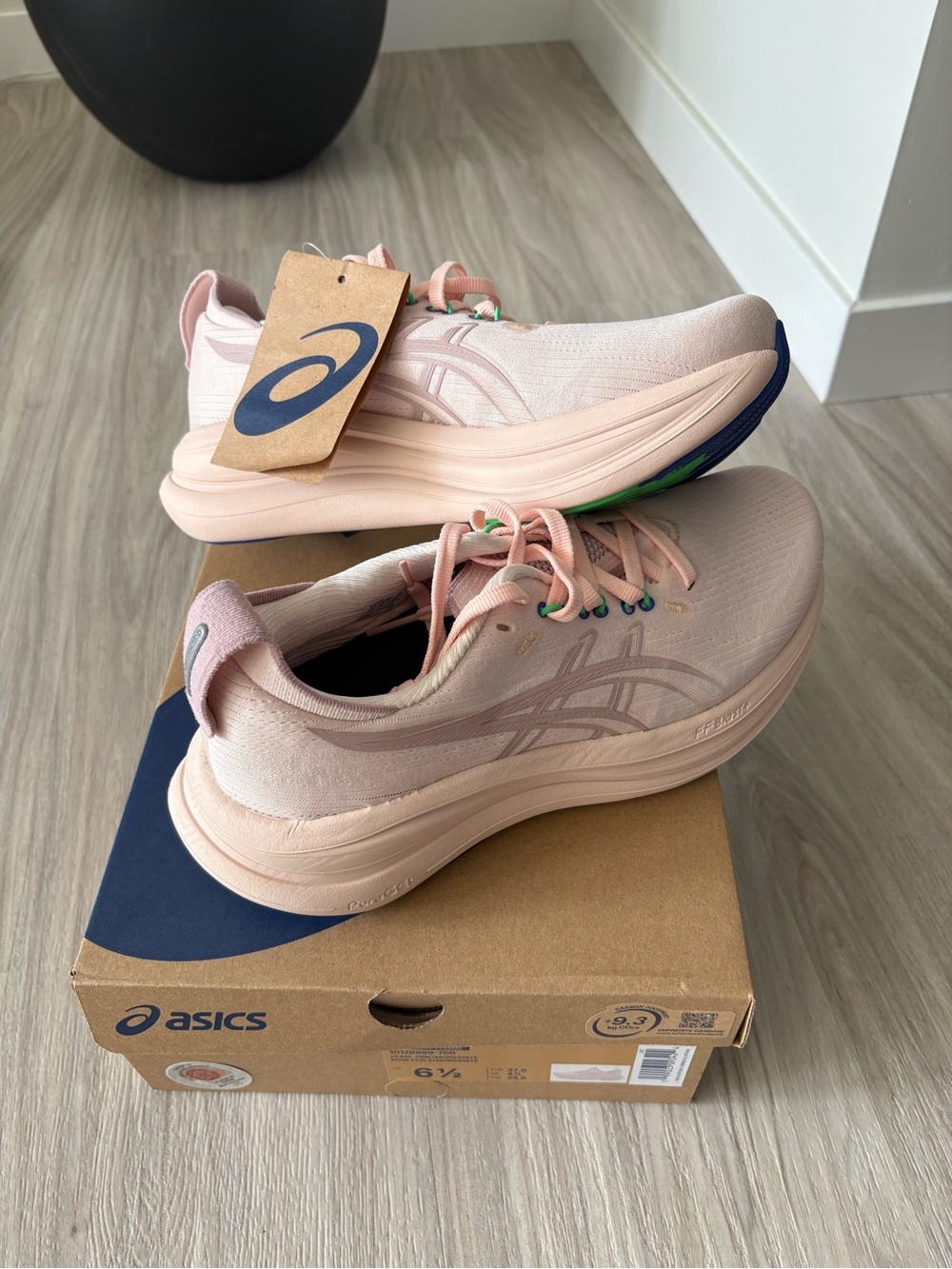 ASICS Gel Nimbus 28 (6 1/2)